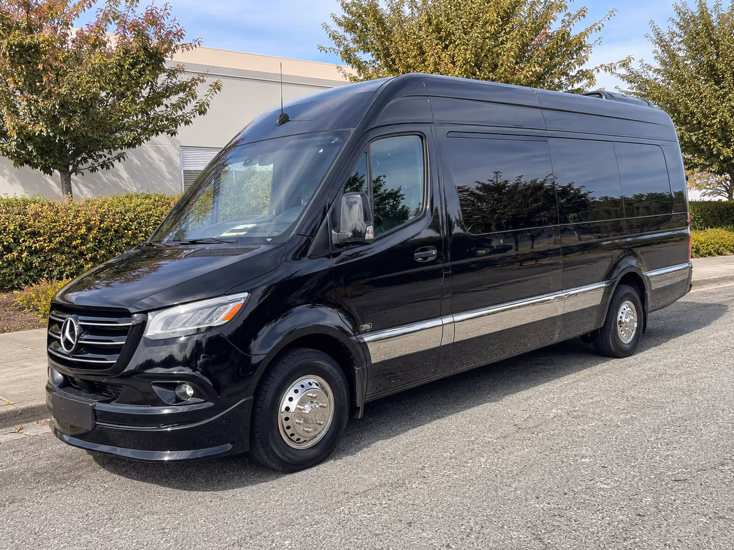 find the perfect transportation for your next airport transfer 3